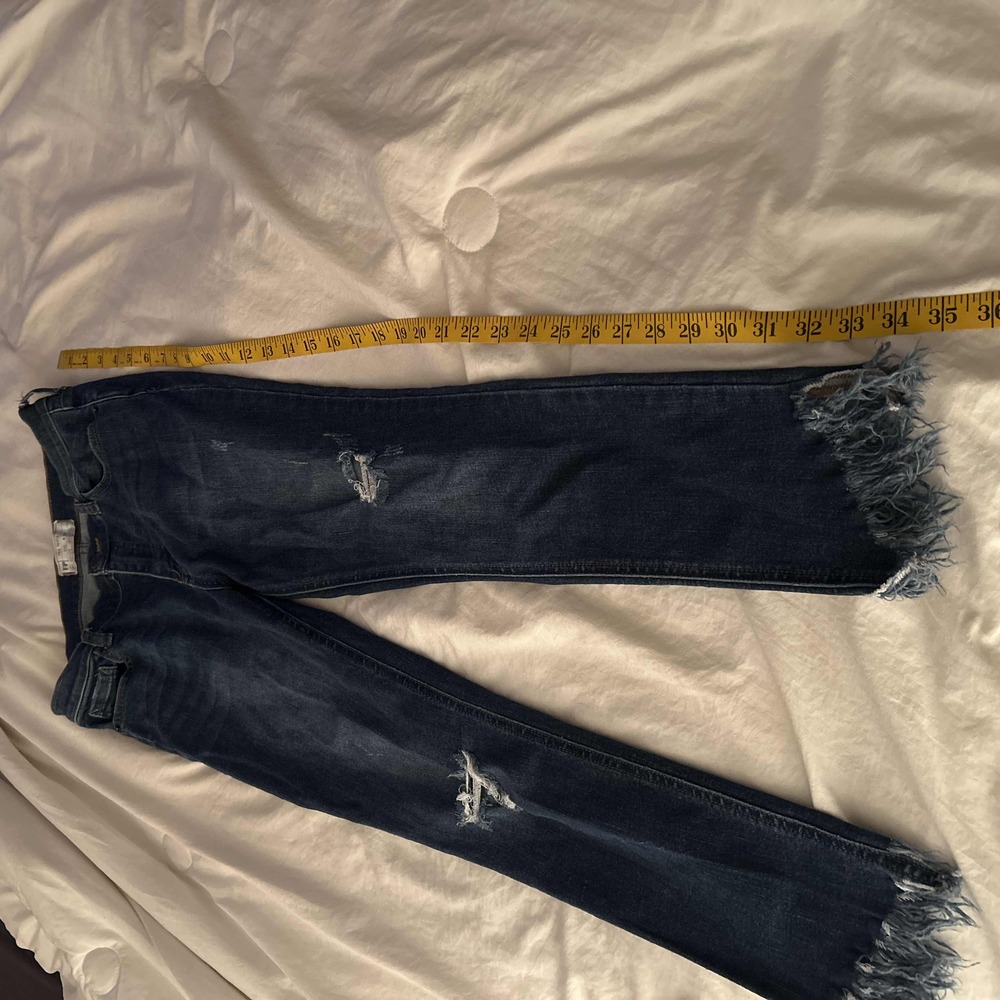 Free People Blue Ripped Knees Frayed Hem Distressed Jeans Size W 28 - Picture 5 of 5